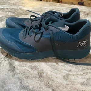 ARC’TERYX Norvan LD MENS 11.5